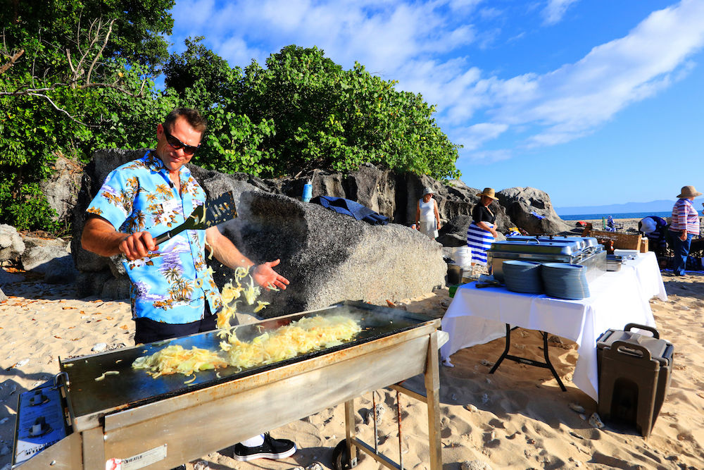 Beach BBQ - Stateroom - Coral Expeditions II 