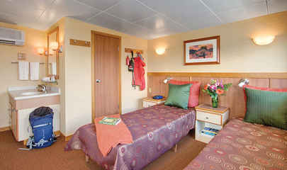 Admiral Cabin (400-403)