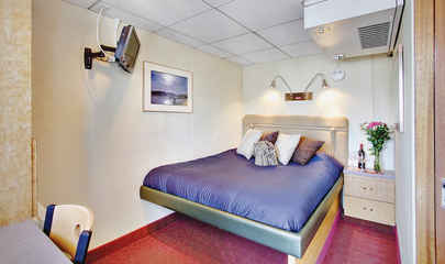 Admiral Cabin (301, 304, 313, 314)