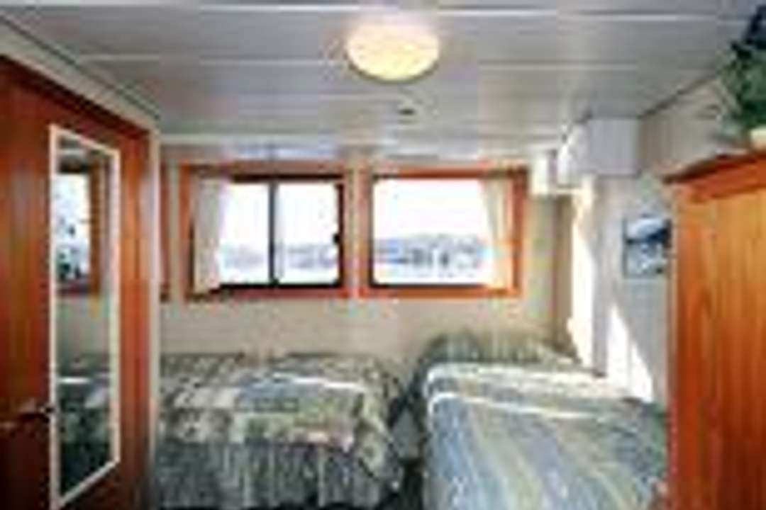 Twin Cabin
