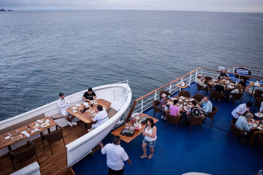 Dîner à l'extérieur - Galapagos Legend