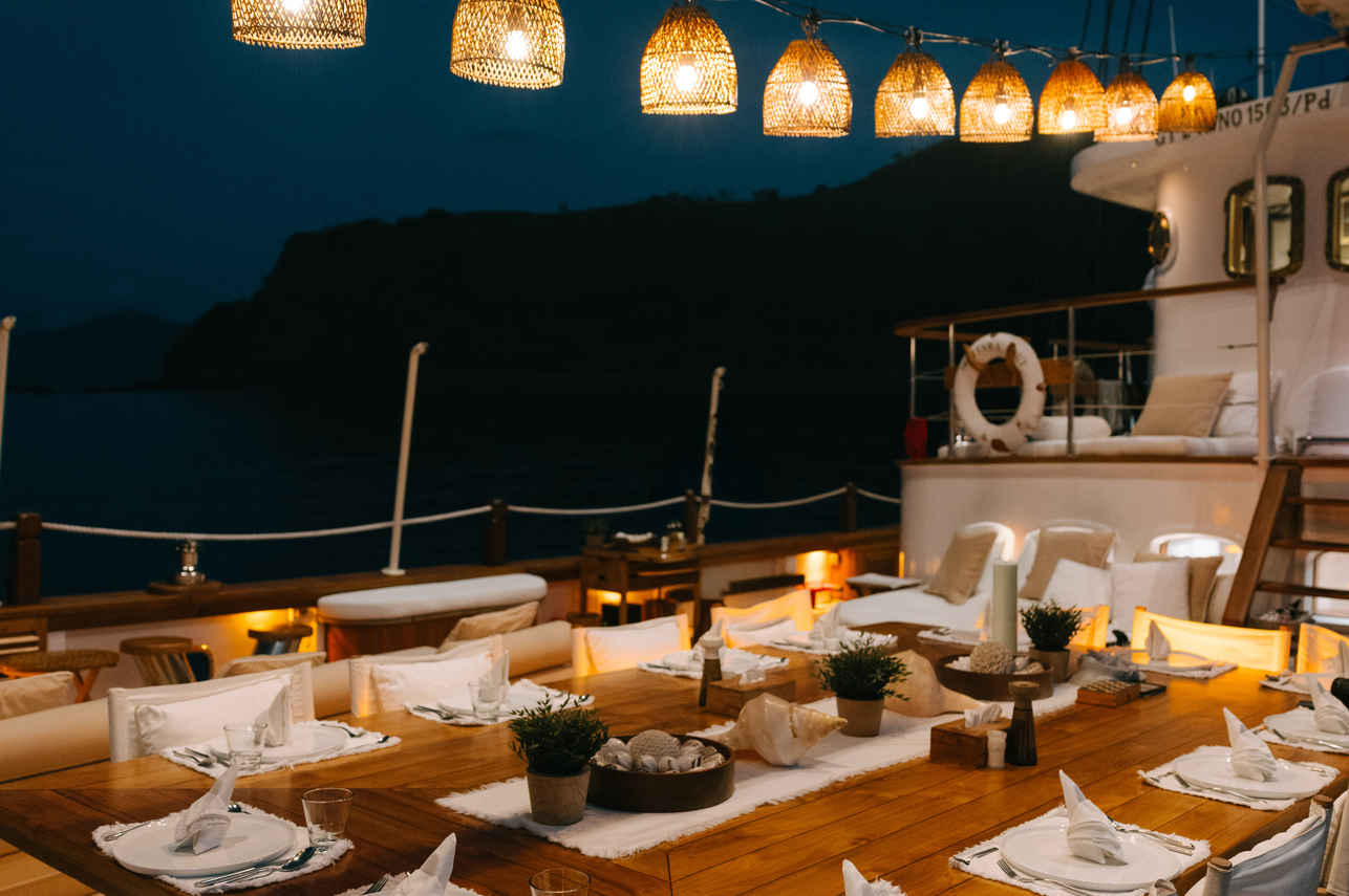 Abendessen im Freien - Mutiara Laut