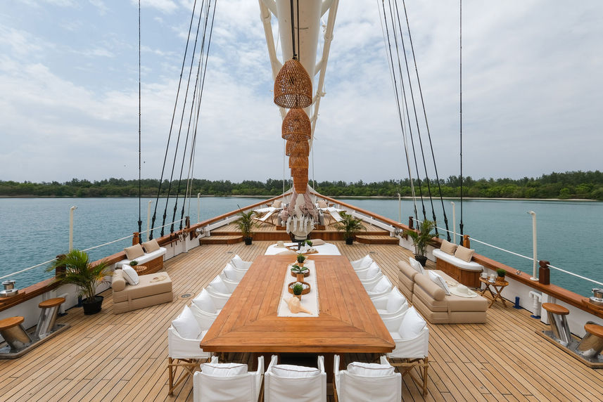 Outdoor Dining - Mutiara Laut