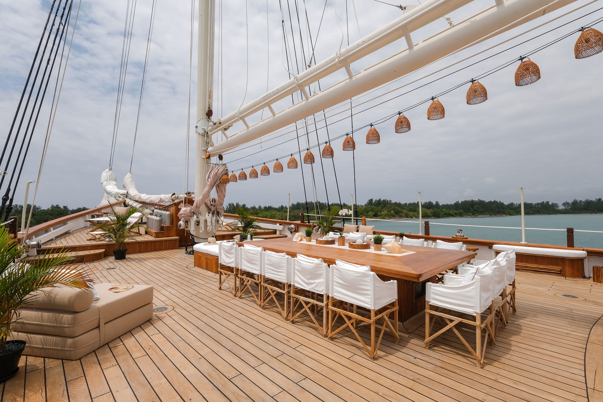 Outdoor Dining - Mutiara Laut