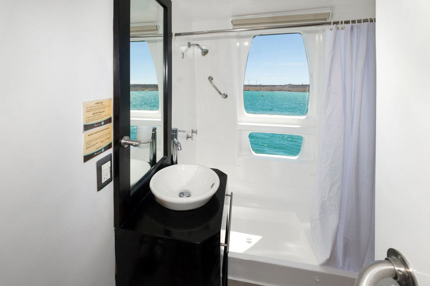 En-Suite bathrooms - Majestic Explorer