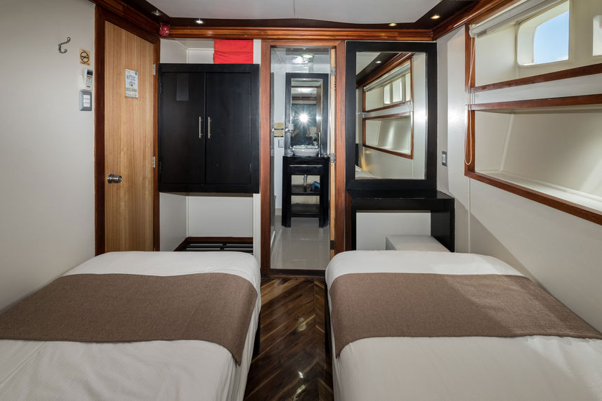 Lower Deck Cabin - Majestic Explorer