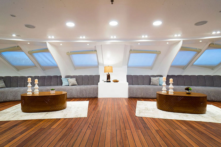 Salon interior - Ocean Spray