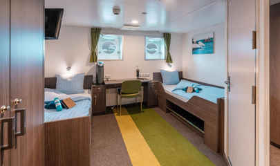 Twin Porthole