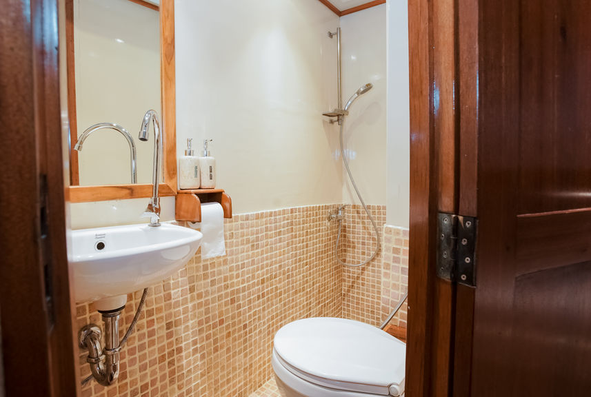 En-Suite bathrooms - Emperor Raja Laut