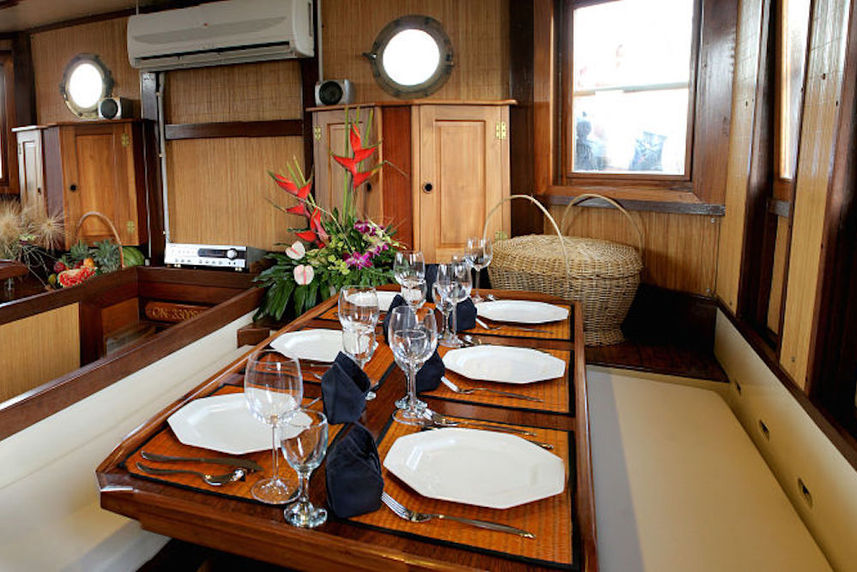 Indoor Dining Area - Emperor Raja Laut