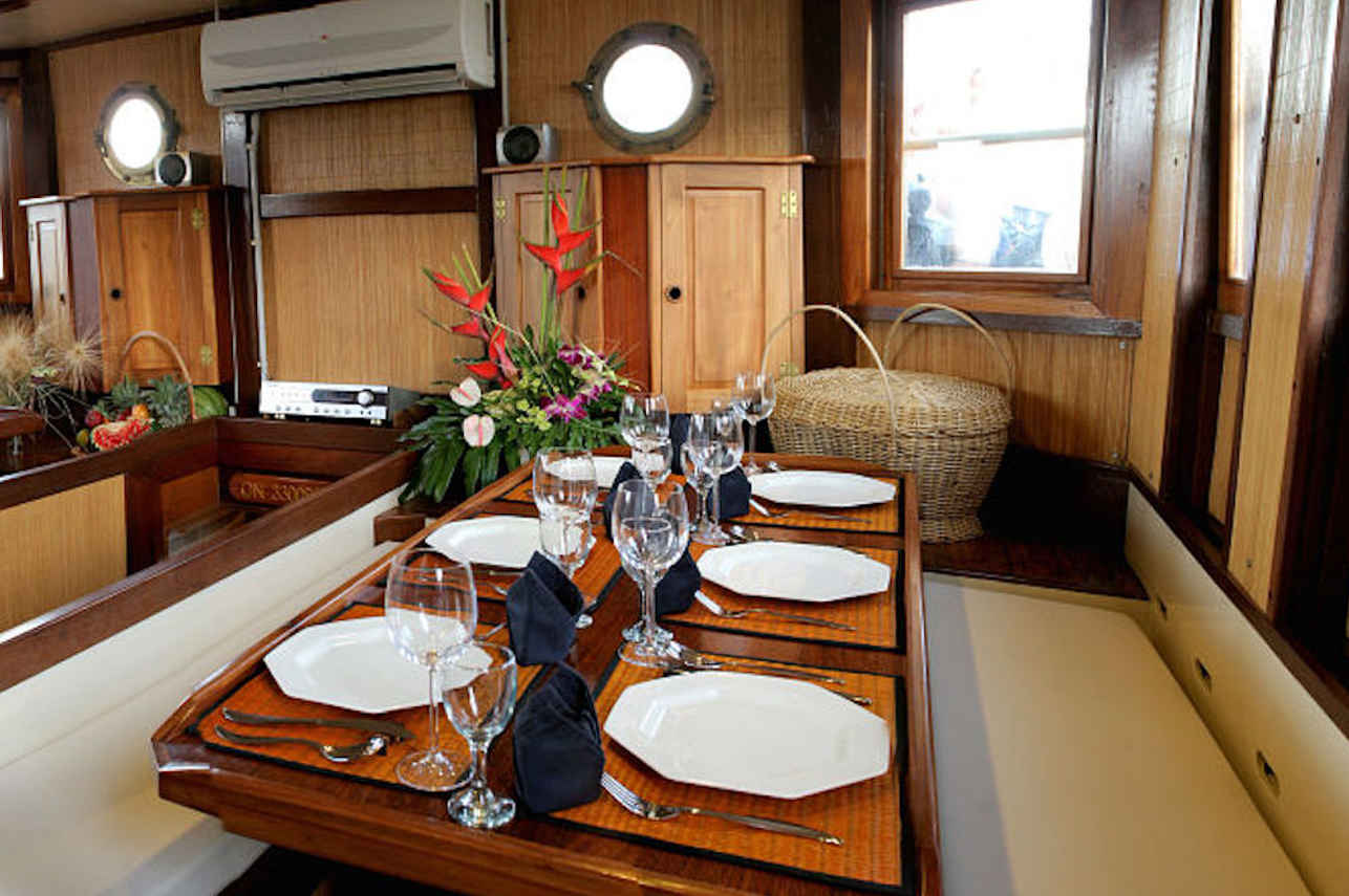 Dining Room - Emperor Raja Laut