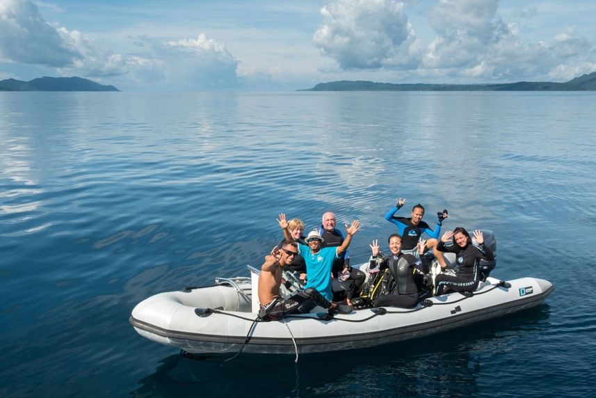 Bote auxiliar para buceo - Emperor Raja Laut