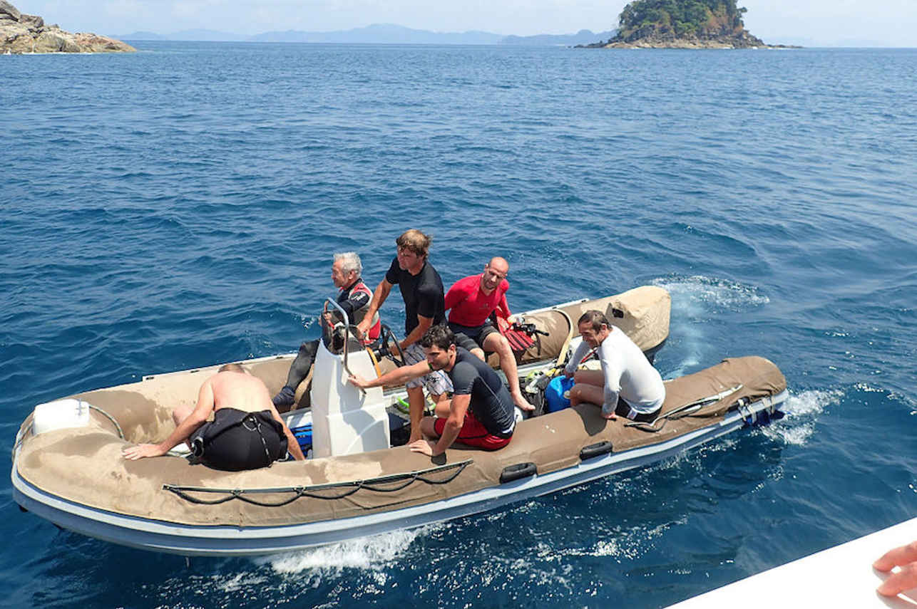 Botes p/ mergulho - Emperor Raja Laut