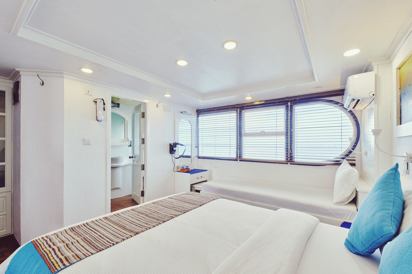 Upper Deck Deluxe, photo 1