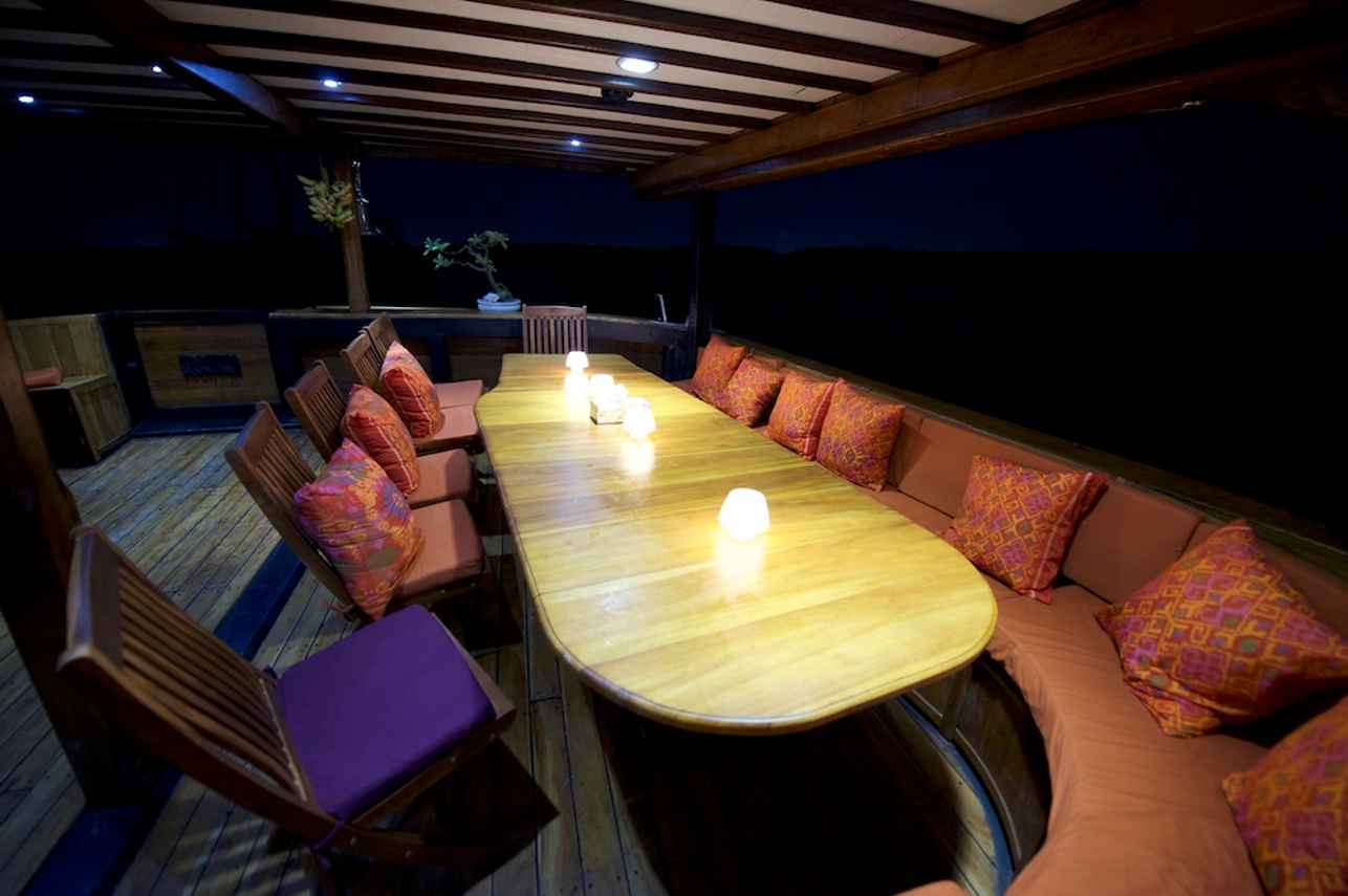 Outdoor Dining - Ilike