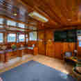Salon interior - Manta Queen 8