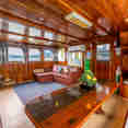 Salon interior - Manta Queen 8
