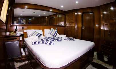 Honeymoon Suite