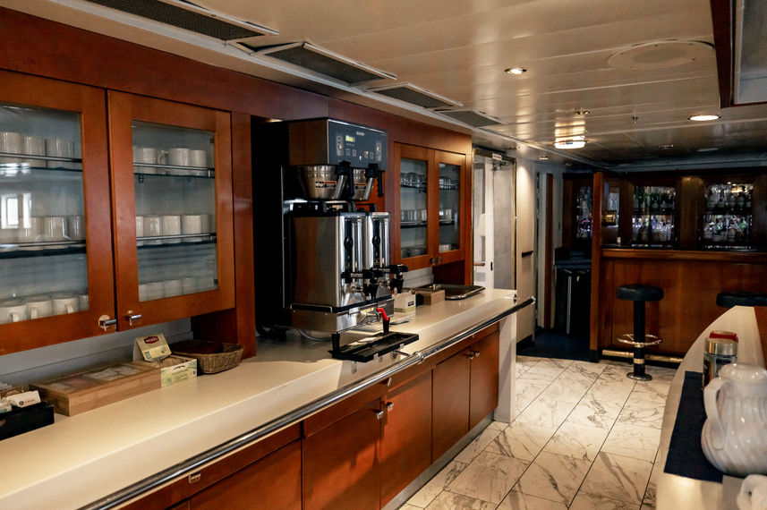 Bar Area - Expedition