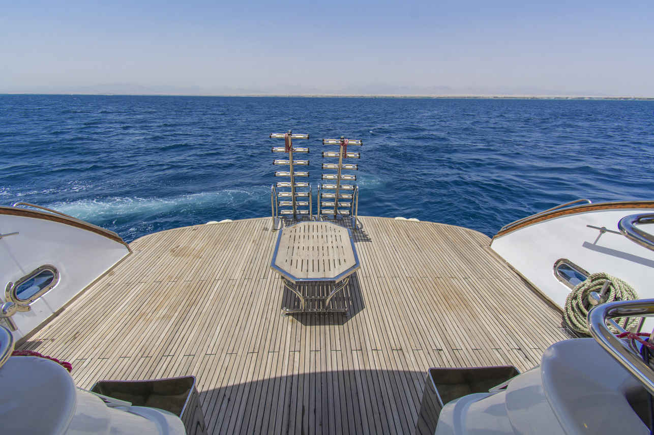 Dive deck - Golden Dolphin III