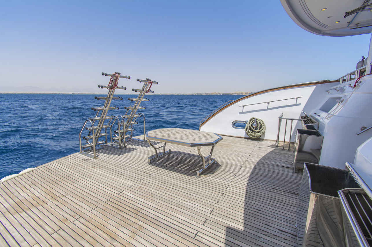 Dive deck - Golden Dolphin III