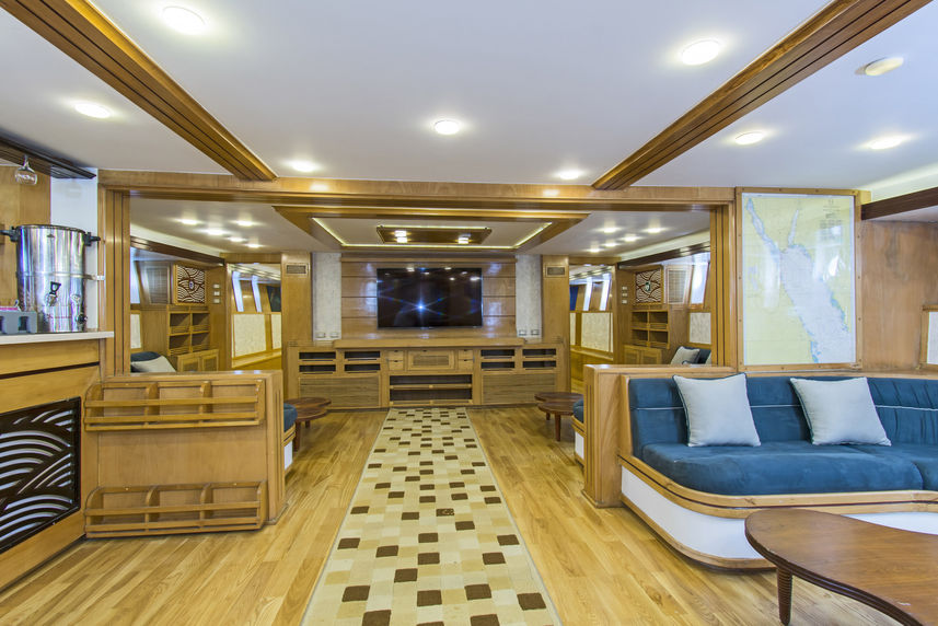 Salon interior - Golden Dolphin III