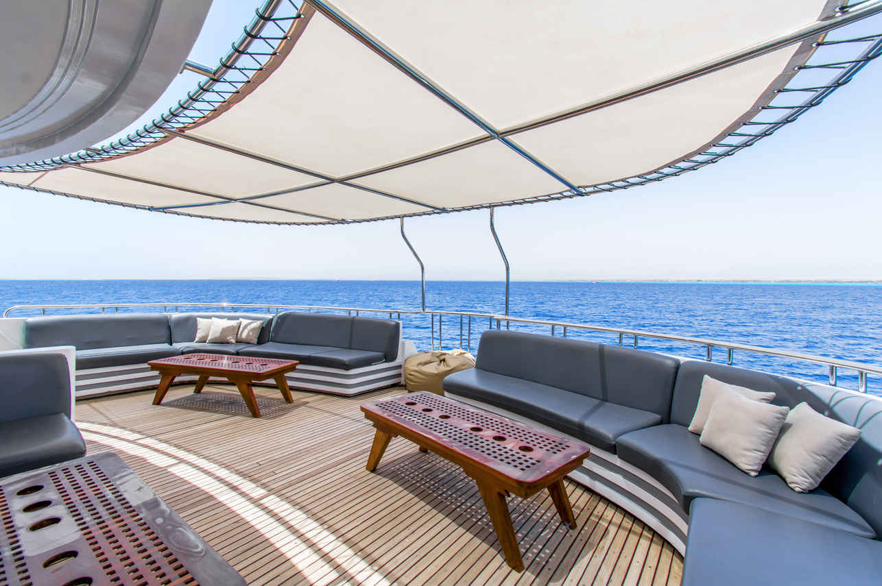 Leisure Deck - Golden Dolphin III
