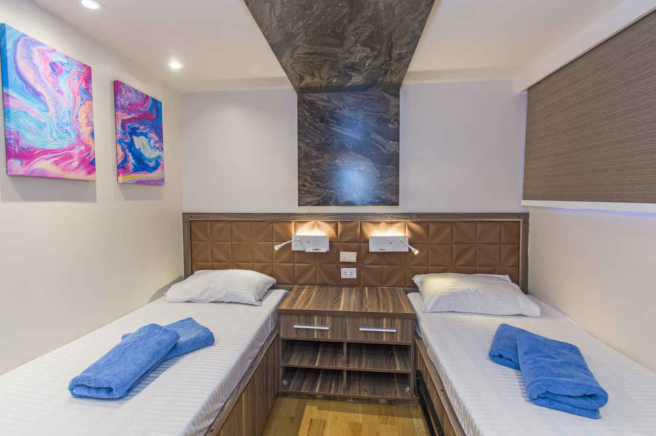 Twin Cabin - Golden Dolphin III