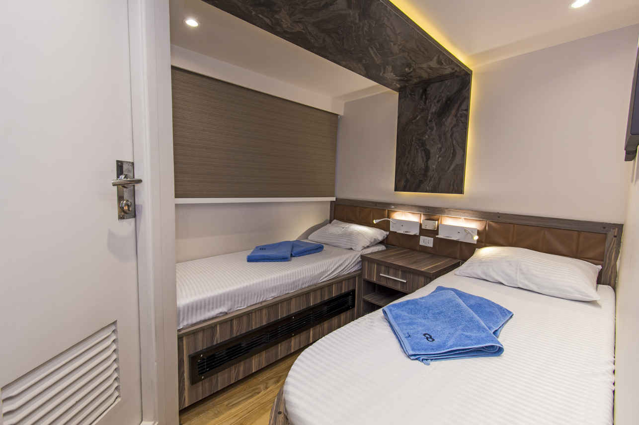 Twin Cabin - Golden Dolphin III