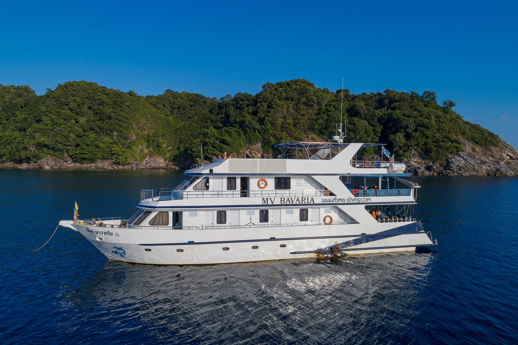 Bavaria Liveaboard, Thailand - LiveAboard.com