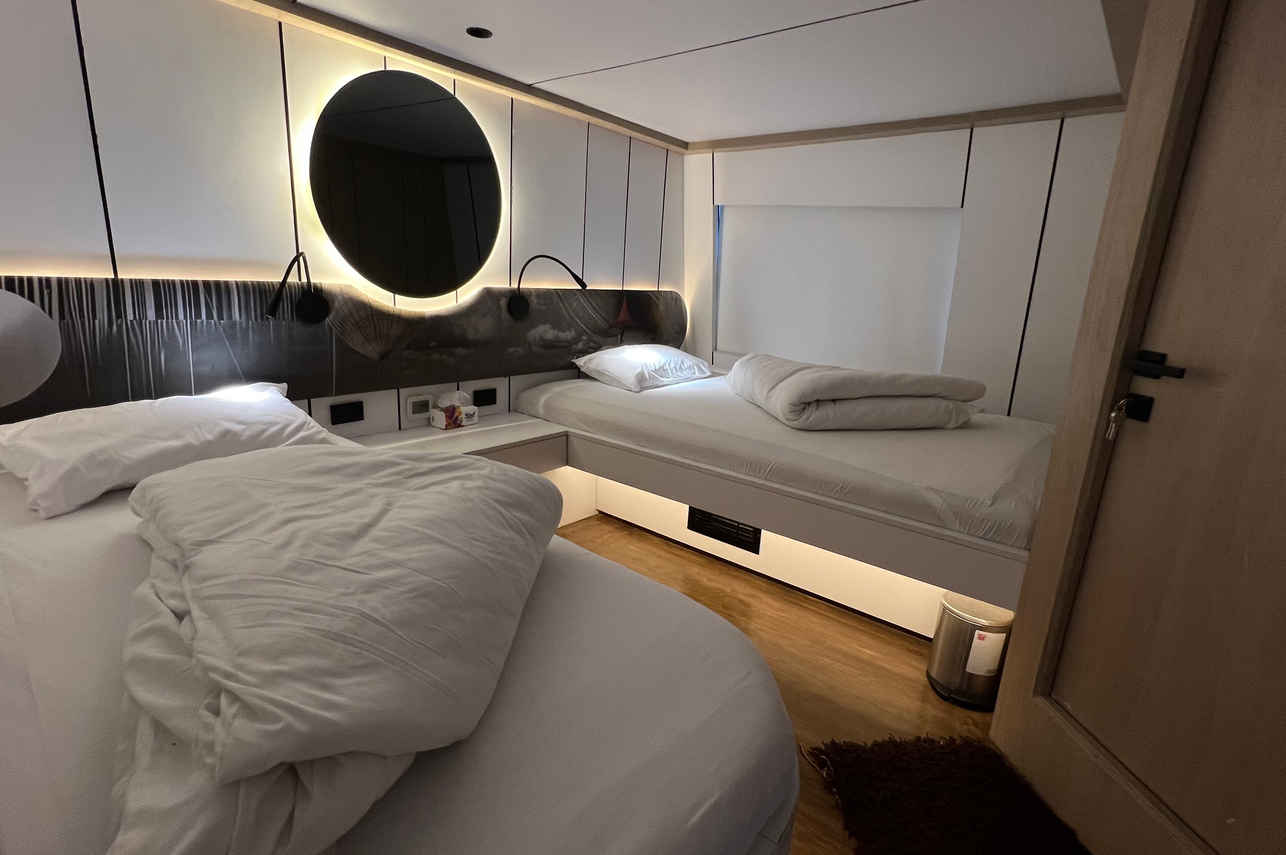 Twin Cabin - Aphrodite