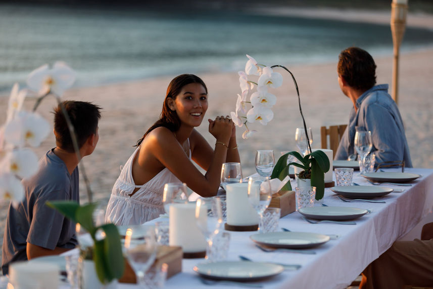 Outdoor Dining - Aliikai Voyage