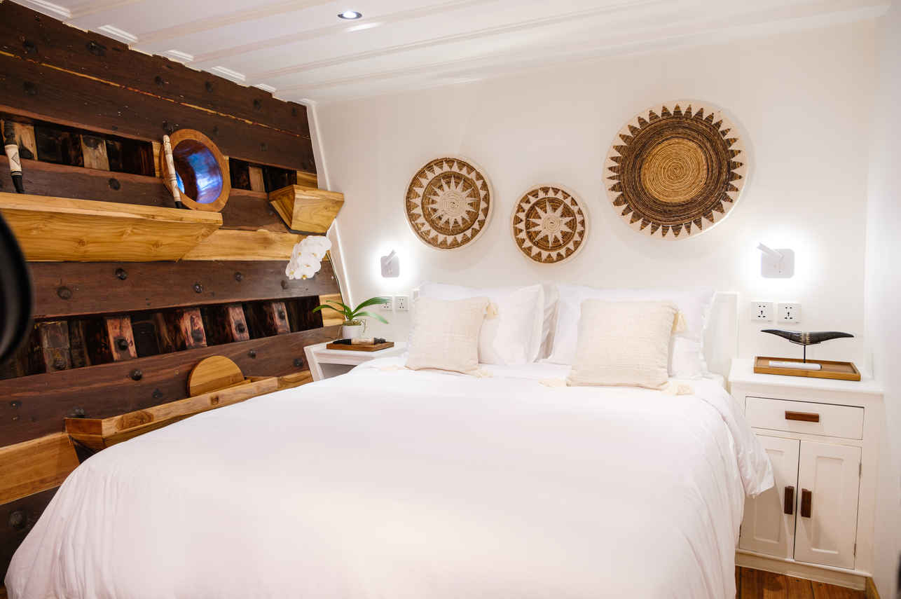 Oceanview Cabin-Portholes