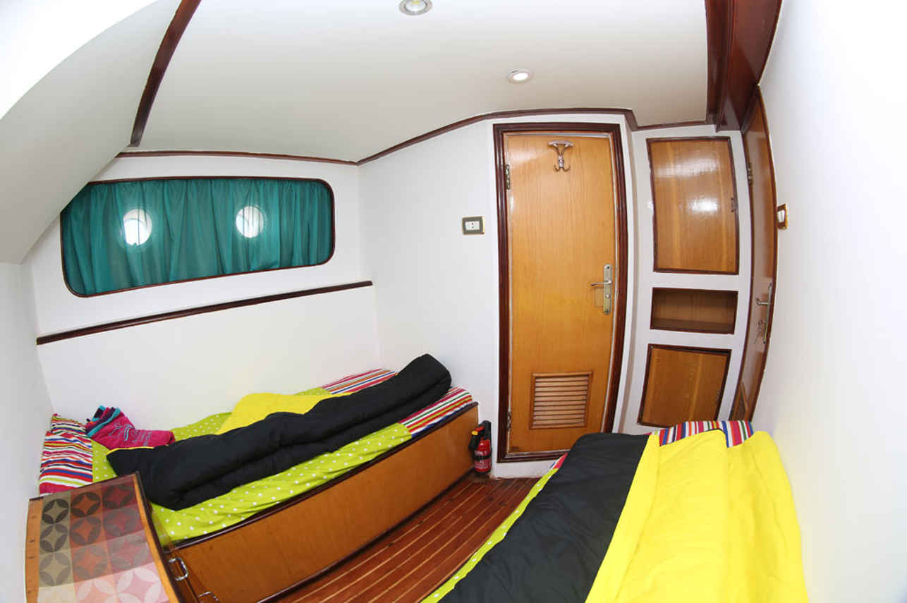 Twin Cabin - Coral Dreams