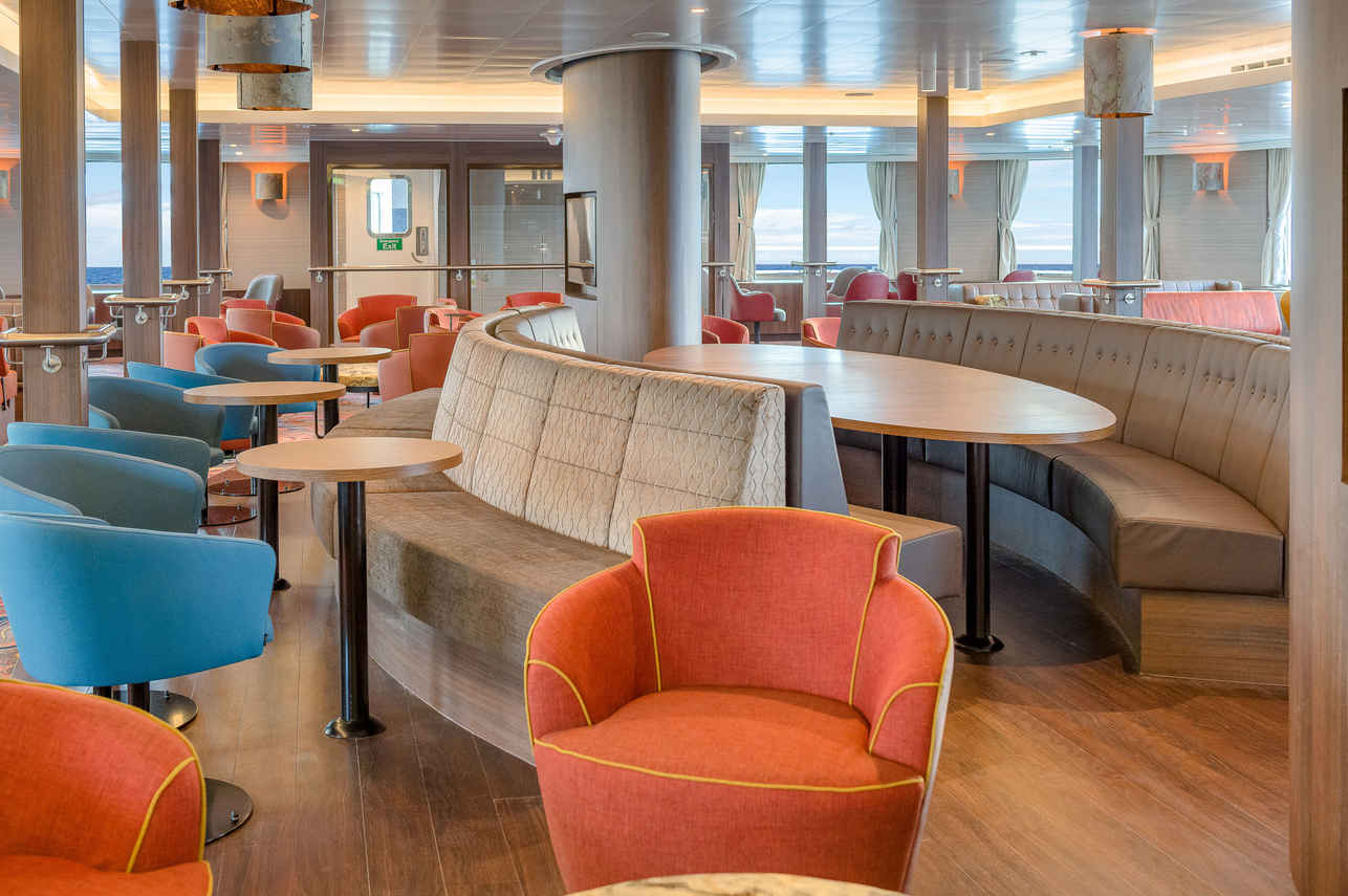 Salon interior - Hondius