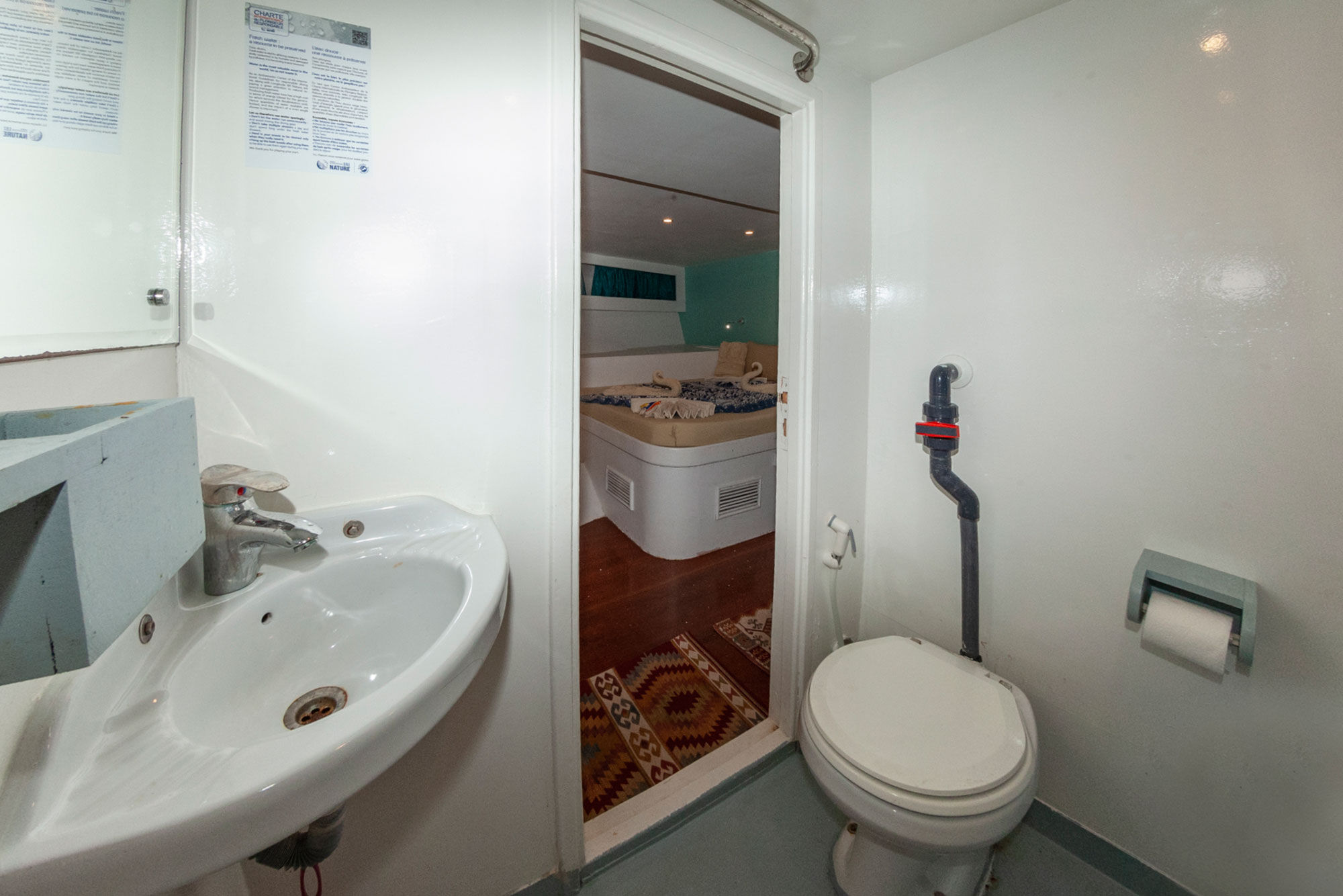 #en-suitebathroom - Nemo