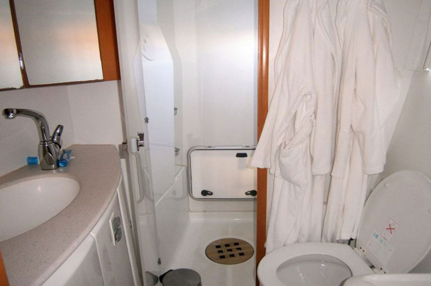 #en-suitebathroom - Komodo Cruise Anema