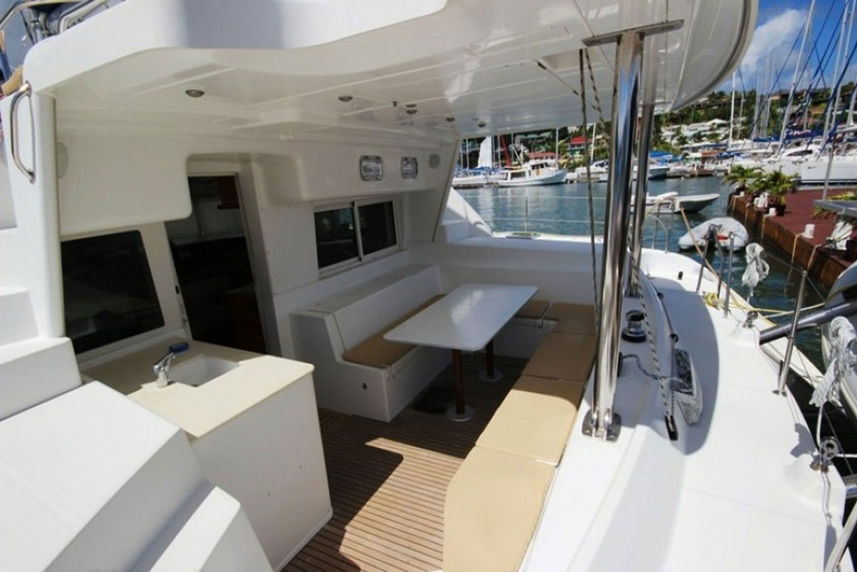 Outdoor Lounge - Anema Cruise