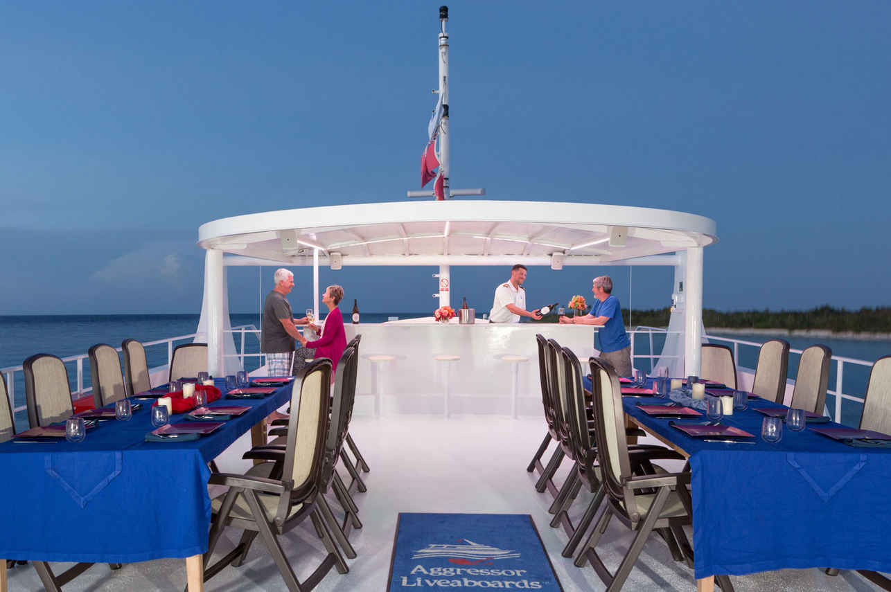 Buitenrestaurant - Cayman Aggressor V