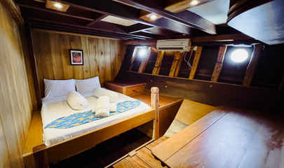 Double Cabin - Flores