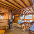 Bar and Lounge Area - Teman