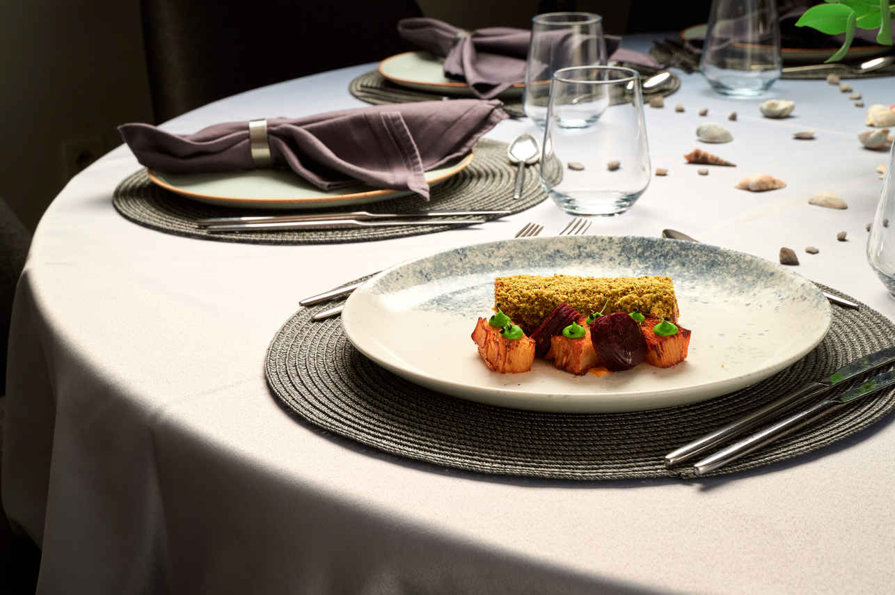 船上用餐 - Lupus Mare