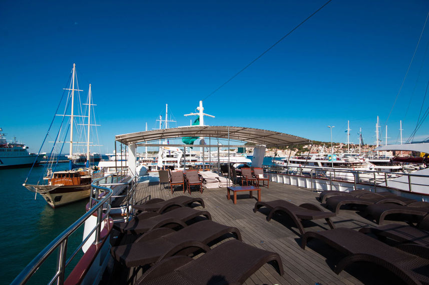 Sun Deck - Lupus Mare
