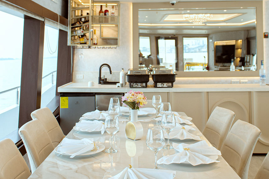 Dining Room - Grand Majestic