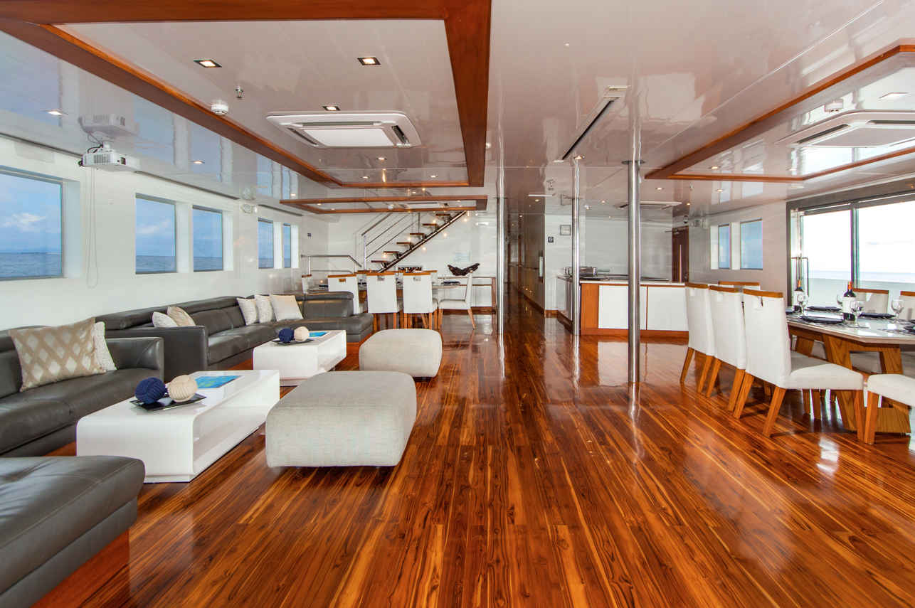 Indoor salon - Infinity