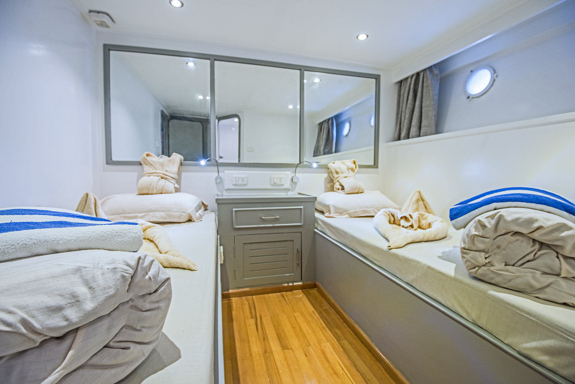 Lower Deck Cabin - Discovery I