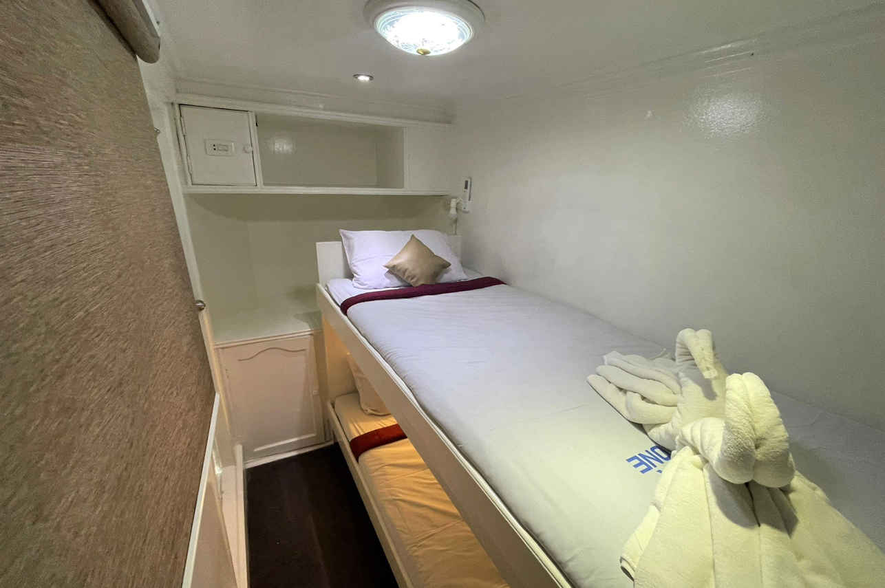 Upper Deck Bunk Double Cabin
