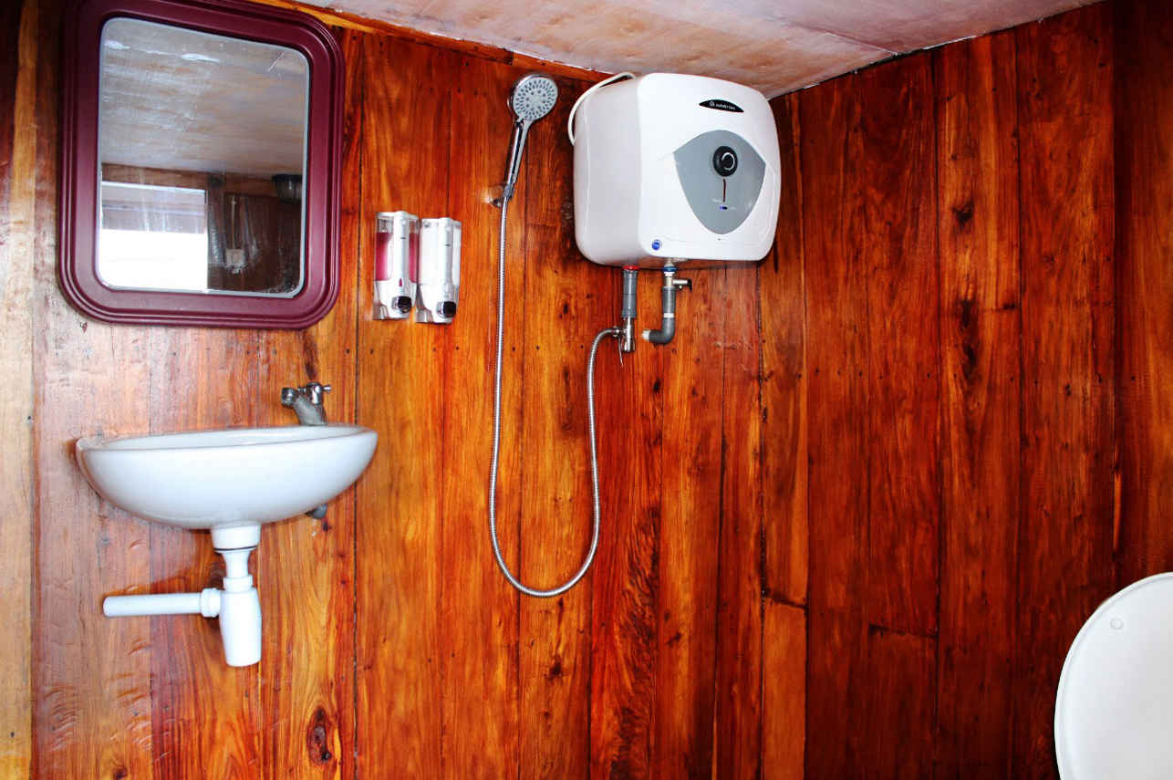 Hot water shower