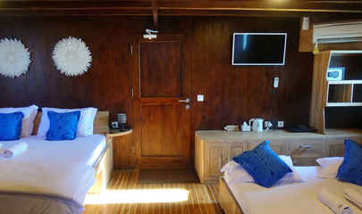 Upper Deck Quad Cabin