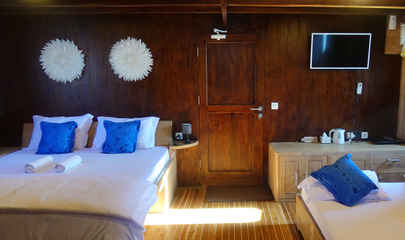 Upper Deck Double Cabin